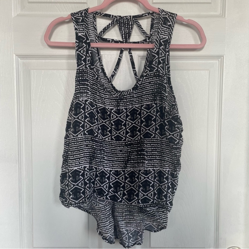 ⭐️(M) forever 21| Aztec print flowy tank top